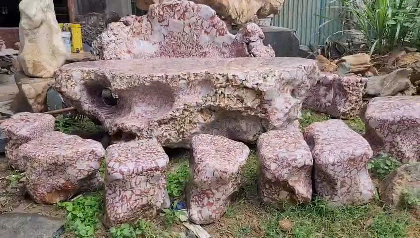 Bàn hoa báo đỏ kèm ngai tựa siêu khủng